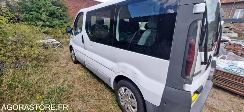 Renault Trafic 9 places 2003 106423KMS - מיניבוס, כלי רכב מסחרי לנוסעים: תמונה 5 Renault Trafic 9 places 2003 106423KMS - מיניבוס, כלי רכב מסחרי לנוסעים: תמונה 5
