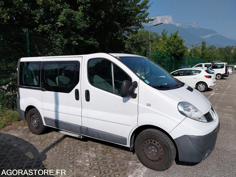 Renault Trafic 9 places DA-953-LM de 2013 avec 135 698 kms - מיניבוס, כלי רכב מסחרי לנוסעים: תמונה 1 Renault Trafic 9 places DA-953-LM de 2013 avec 135 698 kms - מיניבוס, כלי רכב מסחרי לנוסעים: תמונה 1