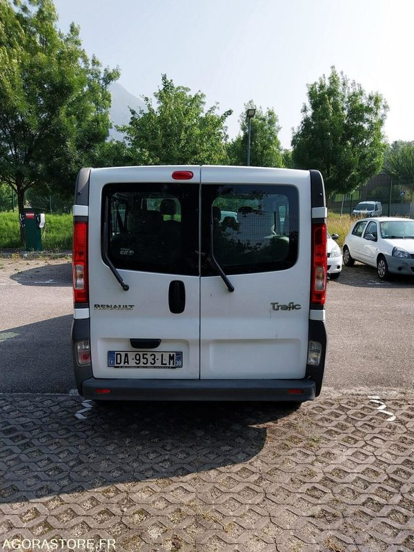 Renault Trafic 9 places DA-953-LM de 2013 avec 135 698 kms - מיניבוס, כלי רכב מסחרי לנוסעים: תמונה 5 Renault Trafic 9 places DA-953-LM de 2013 avec 135 698 kms - מיניבוס, כלי רכב מסחרי לנוסעים: תמונה 5