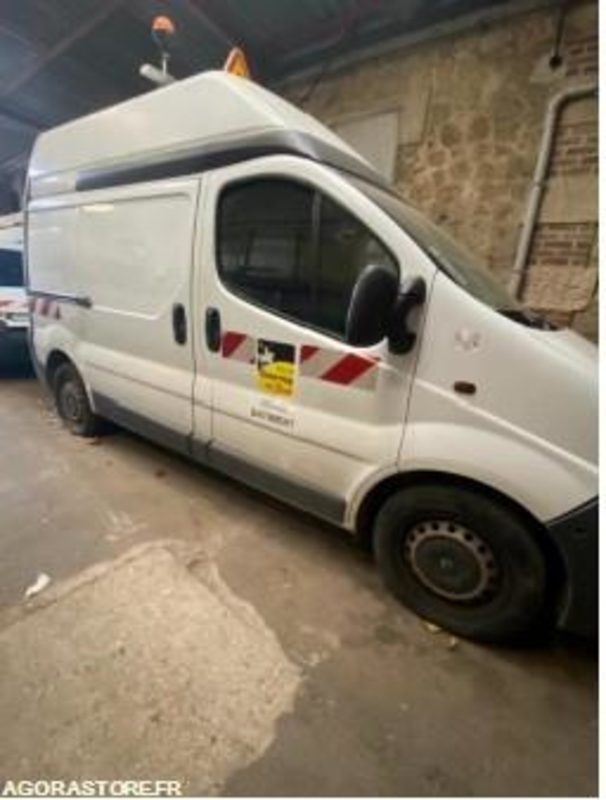 Renault Trafic - 92373kms - 2008 - 4425ZC76 - כלי רכב מסחרי עם לוח: תמונה 4 Renault Trafic - 92373kms - 2008 - 4425ZC76 - כלי רכב מסחרי עם לוח: תמונה 4