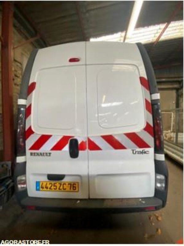 Renault Trafic - 92373kms - 2008 - 4425ZC76 - כלי רכב מסחרי עם לוח: תמונה 2 Renault Trafic - 92373kms - 2008 - 4425ZC76 - כלי רכב מסחרי עם לוח: תמונה 2