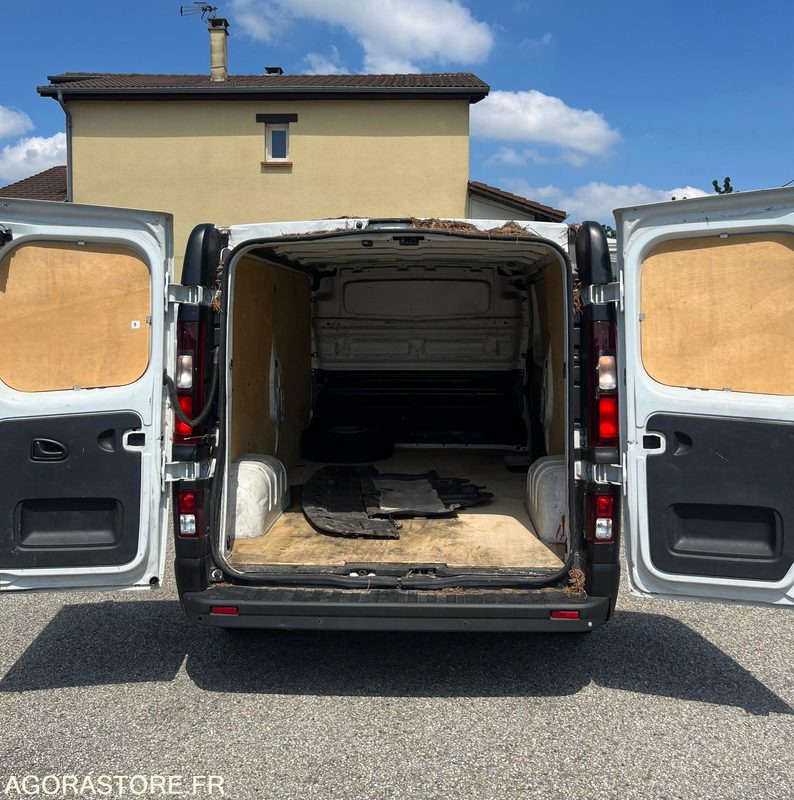 Renault Trafic L2H1 1200 Energy Confort - 2018 - 180 000km - כלי רכב מסחרי עם לוח: תמונה 5 Renault Trafic L2H1 1200 Energy Confort - 2018 - 180 000km - כלי רכב מסחרי עם לוח: תמונה 5