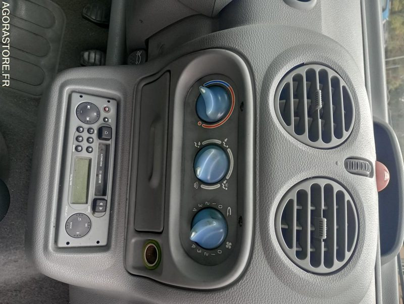 Renault Twingo 2005 108501kms - מכונית: תמונה 5 Renault Twingo 2005 108501kms - מכונית: תמונה 5