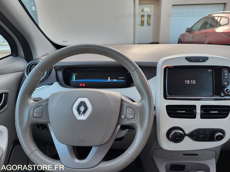 Renault Zoé 81355 kms FD287AT - מכונית: תמונה 3 Renault Zoé 81355 kms FD287AT - מכונית: תמונה 3