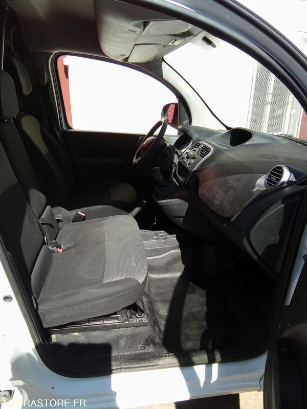 Renault maxi Kangoo 1.5 dci 90 CV 3 places clim - 2018 - 136 207km - כלי רכב מסחרי קטן: תמונה 3 Renault maxi Kangoo 1.5 dci 90 CV 3 places clim - 2018 - 136 207km - כלי רכב מסחרי קטן: תמונה 3