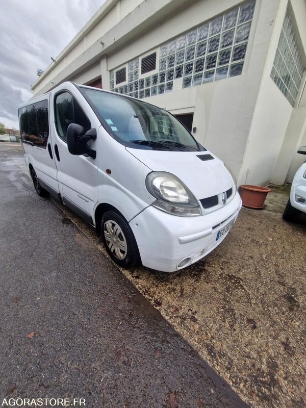Renault trafic passenger 1.9 dci 100 cv 244744 kms CLIM ,CHAUDIERE - מיניבוס, כלי רכב מסחרי לנוסעים: תמונה 3 Renault trafic passenger 1.9 dci 100 cv 244744 kms CLIM ,CHAUDIERE - מיניבוס, כלי רכב מסחרי לנוסעים: תמונה 3