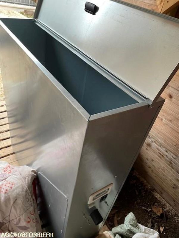 Reservoir Granules Biomasse +Thermoregulateur intégré - כלי/ ציוד: תמונה 1 Reservoir Granules Biomasse +Thermoregulateur intégré - כלי/ ציוד: תמונה 1