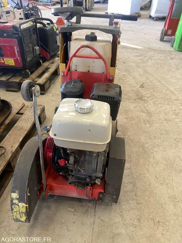 SCIE A SOL HUSQVARNA FS400LCV - 450 mm - ציוד בנייה: תמונה 3 SCIE A SOL HUSQVARNA FS400LCV - 450 mm - ציוד בנייה: תמונה 3