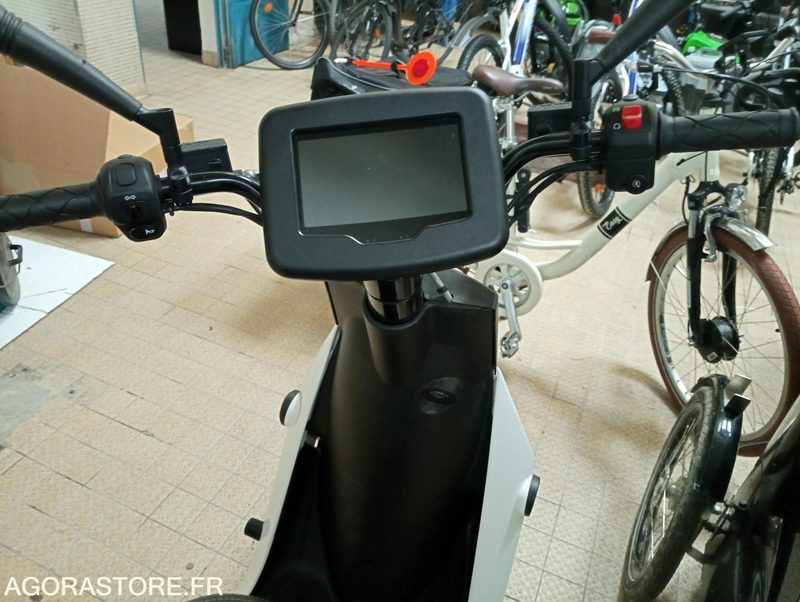 Scooter électrique peugeot - אופנוע: תמונה 3 Scooter électrique peugeot - אופנוע: תמונה 3