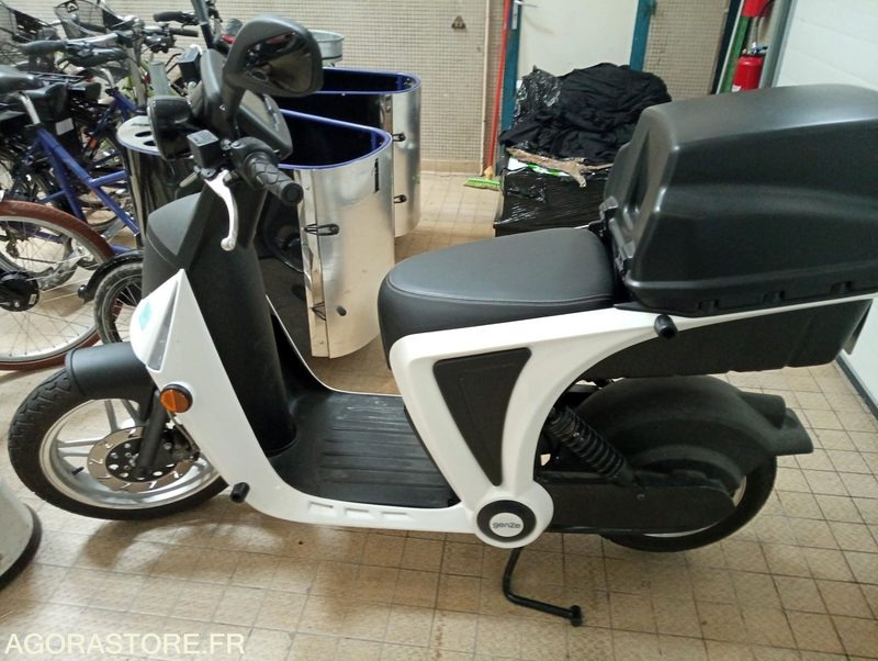Scooter électrique peugeot - אופנוע: תמונה 4 Scooter électrique peugeot - אופנוע: תמונה 4