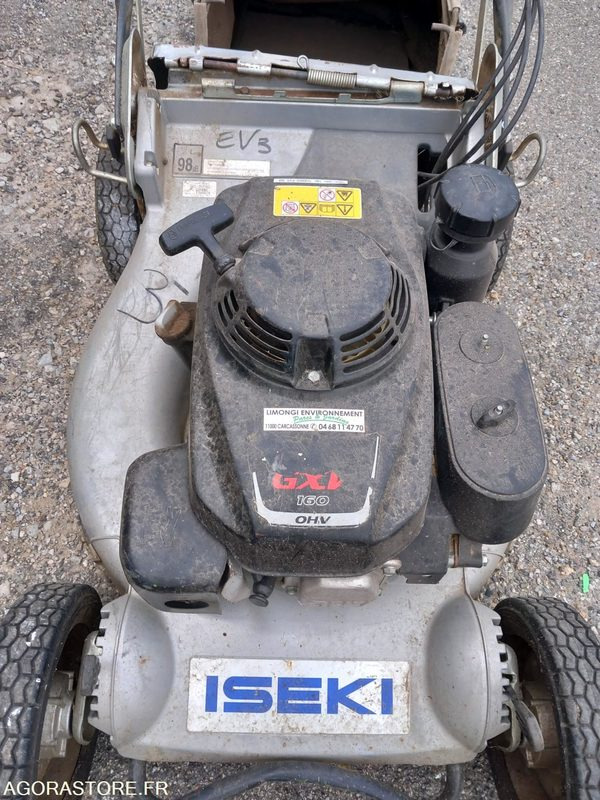 TONDEUSE TRACTEE ISEKI - מכסחת גינה: תמונה 1 TONDEUSE TRACTEE ISEKI - מכסחת גינה: תמונה 1