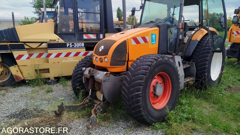 TRACTEUR RENAULT ERGOS 446 - 7653H - טרקטור חקלאי: תמונה 1 TRACTEUR RENAULT ERGOS 446 - 7653H - טרקטור חקלאי: תמונה 1