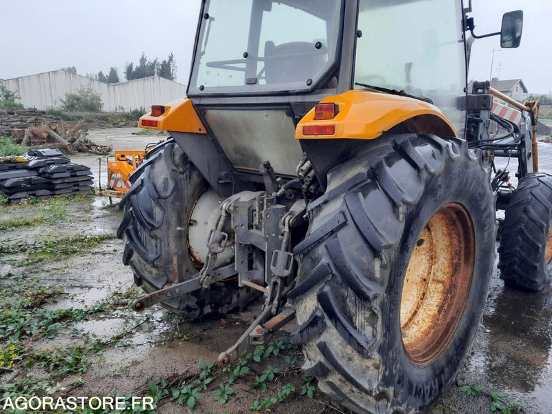 TRACTEUR RENAULT ERGOS446 avec chargeur FAUCHEUX F26R 7580h - טרקטור חקלאי: תמונה 4 TRACTEUR RENAULT ERGOS446 avec chargeur FAUCHEUX F26R 7580h - טרקטור חקלאי: תמונה 4