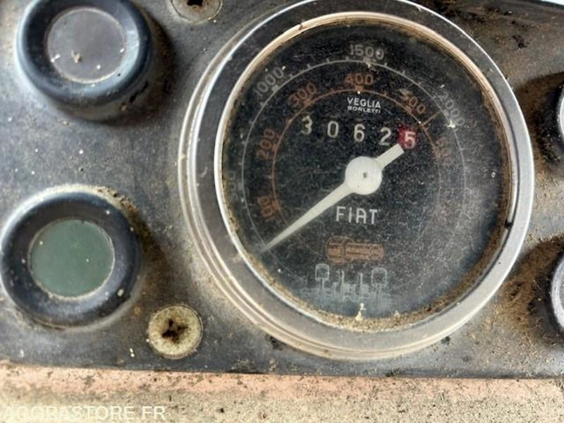 TRACTEUR SOMECA 400 - 3065 HEURES - טרקטור חקלאי: תמונה 4 TRACTEUR SOMECA 400 - 3065 HEURES - טרקטור חקלאי: תמונה 4