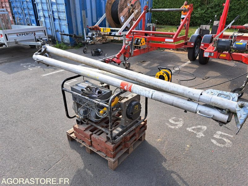 TREUIL ELECTRIQUE - ציוד בנייה: תמונה 1 TREUIL ELECTRIQUE - ציוד בנייה: תמונה 1