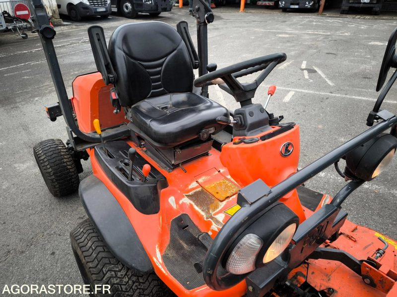 Tondeuse KUBOTA F3680 3688 heures 2013 - מכסחת גינה: תמונה 2 Tondeuse KUBOTA F3680 3688 heures 2013 - מכסחת גינה: תמונה 2