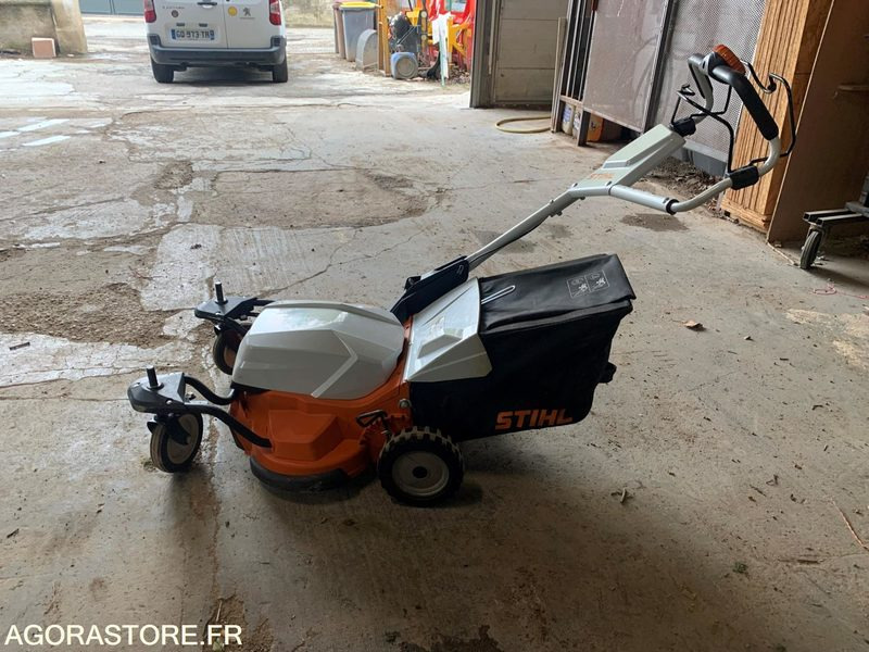 Tondeuse STIHL - מכסחת גינה: תמונה 1 Tondeuse STIHL - מכסחת גינה: תמונה 1