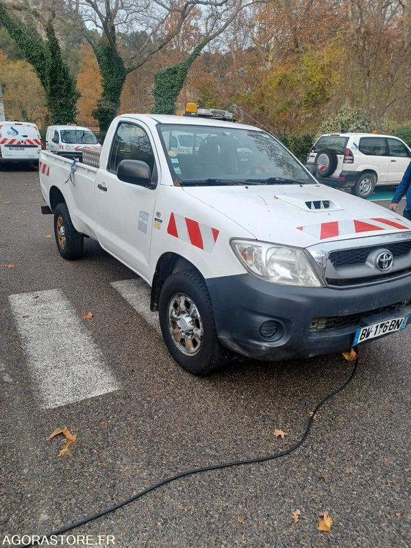 Toyota Hilux - 2011 - 251000kms - BW-176-BN - טנדר: תמונה 2 Toyota Hilux - 2011 - 251000kms - BW-176-BN - טנדר: תמונה 2