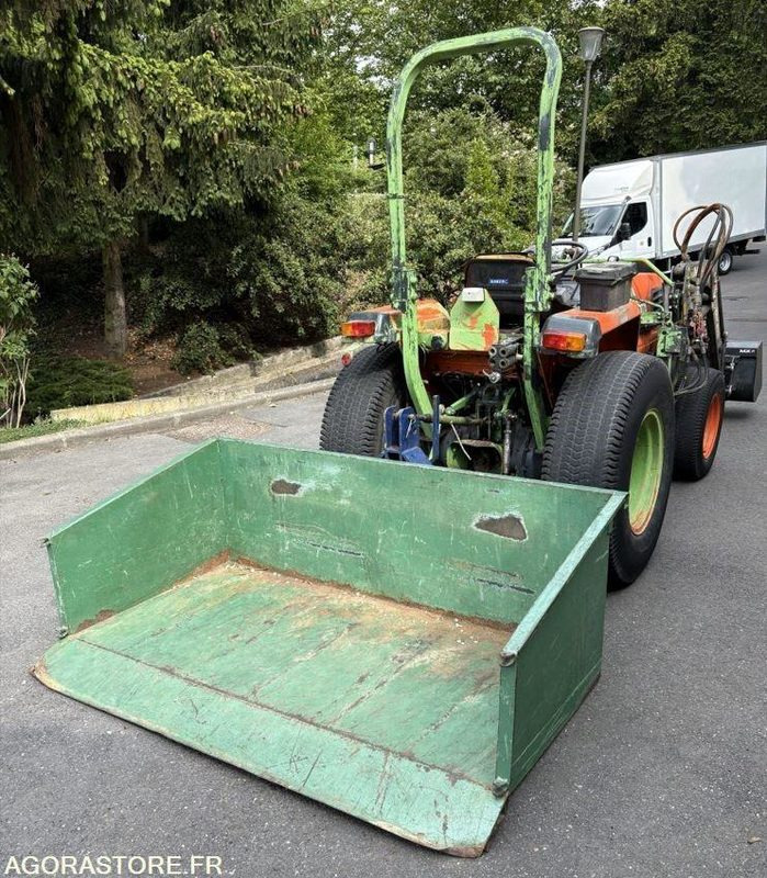Tracteur Kubota L3300 - lot 149 - טרקטור חקלאי: תמונה 4 Tracteur Kubota L3300 - lot 149 - טרקטור חקלאי: תמונה 4
