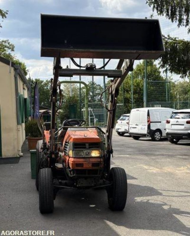 Tracteur Kubota L3300 - lot 149 - טרקטור חקלאי: תמונה 2 Tracteur Kubota L3300 - lot 149 - טרקטור חקלאי: תמונה 2