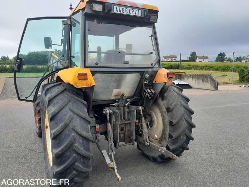 Tracteur Renault Ergos100 avec chargeur FAUCHEUX F26R - טרקטור חקלאי: תמונה 5 Tracteur Renault Ergos100 avec chargeur FAUCHEUX F26R - טרקטור חקלאי: תמונה 5