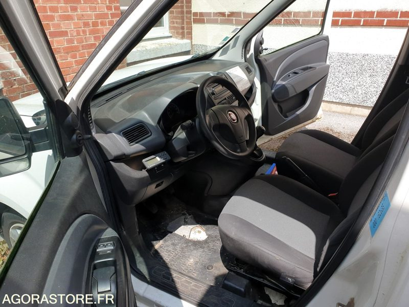 Utilitaire frigo FIAT DOBLO - כלי רכב מסחרי קטן: תמונה 4 Utilitaire frigo FIAT DOBLO - כלי רכב מסחרי קטן: תמונה 4