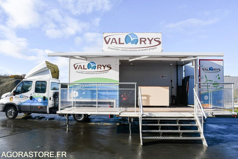 VEHICULE EVENEMENTIEL - CAMION PODIUM IVECO DAILY 6000 kms 2018 - משאית: תמונה 1 VEHICULE EVENEMENTIEL - CAMION PODIUM IVECO DAILY 6000 kms 2018 - משאית: תמונה 1