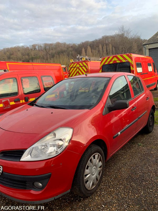 VL RENAULT CLIO3 3739ZH76 - מכונית: תמונה 2 VL RENAULT CLIO3 3739ZH76 - מכונית: תמונה 2