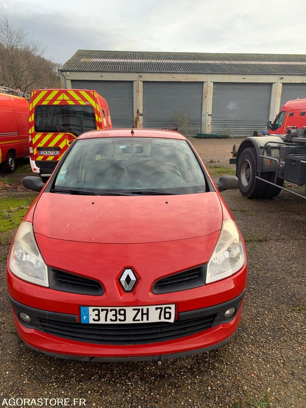 VL RENAULT CLIO3 3739ZH76 - מכונית: תמונה 1 VL RENAULT CLIO3 3739ZH76 - מכונית: תמונה 1