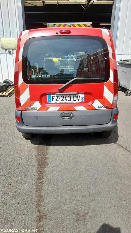 VLTU016 - KANGOO 5 PLACES - מכונית: תמונה 3 VLTU016 - KANGOO 5 PLACES - מכונית: תמונה 3