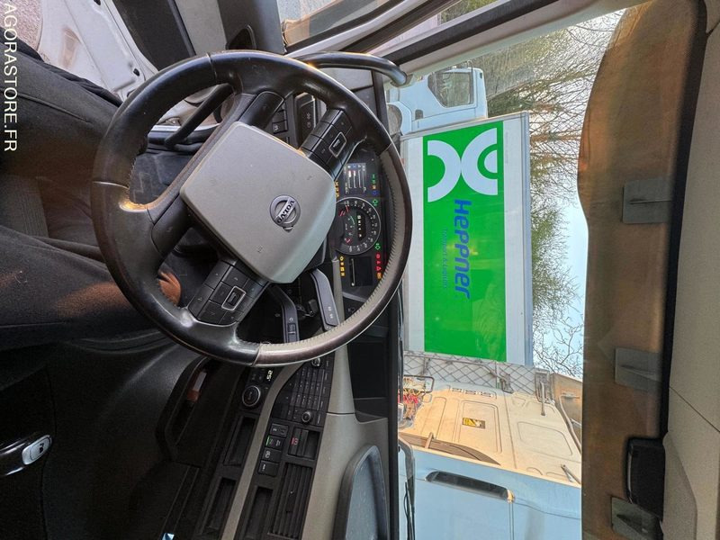 VOLVO FH 500 - 744 180 km - 2015 - יחידת טרקטור: תמונה 3 VOLVO FH 500 - 744 180 km - 2015 - יחידת טרקטור: תמונה 3