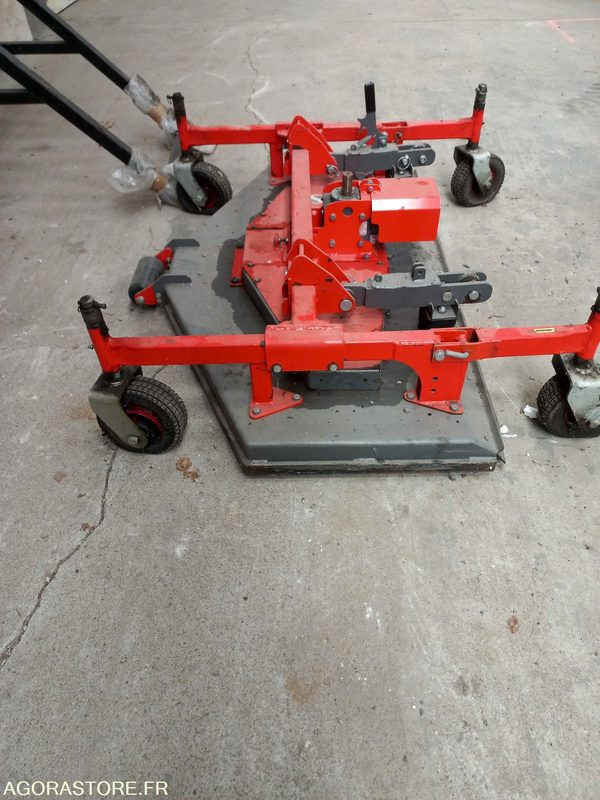 Coupe de tondeuse mulchng Morgneux TMC 150 fixation Kubota - מכסחת גינה: תמונה 1 Coupe de tondeuse mulchng Morgneux TMC 150 fixation Kubota - מכסחת גינה: תמונה 1