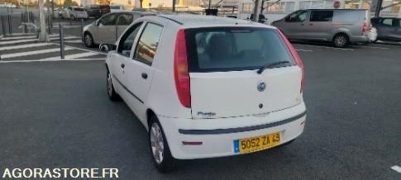 Fiat punto 137166 kms 2005 - מכונית: תמונה 3 Fiat punto 137166 kms 2005 - מכונית: תמונה 3