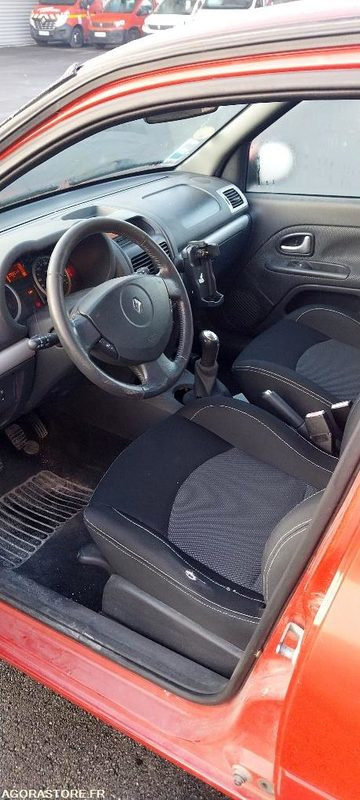 Renault clio 1.5 dci (roulante) - מכונית: תמונה 5 Renault clio 1.5 dci (roulante) - מכונית: תמונה 5
