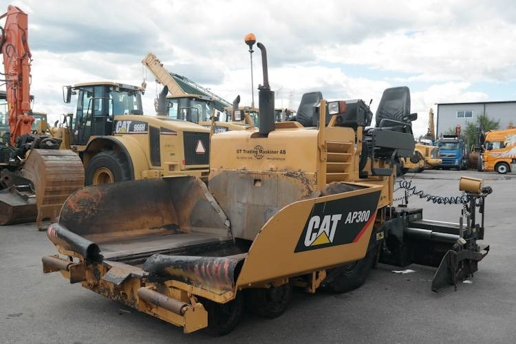 CAT AP 300 - מרצף אספלט: תמונה 3 CAT AP 300 - מרצף אספלט: תמונה 3