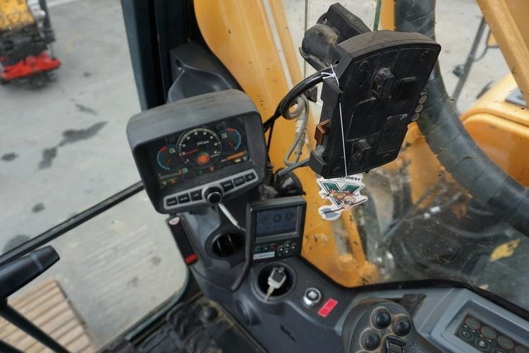 מחפר סורק Hyundai R260LC-9A: תמונה 17 מחפר סורק Hyundai R260LC-9A: תמונה 17