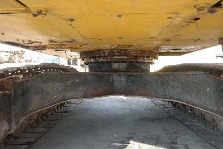 Komatsu PC 240-8 - מחפר סורק: תמונה 4 Komatsu PC 240-8 - מחפר סורק: תמונה 4