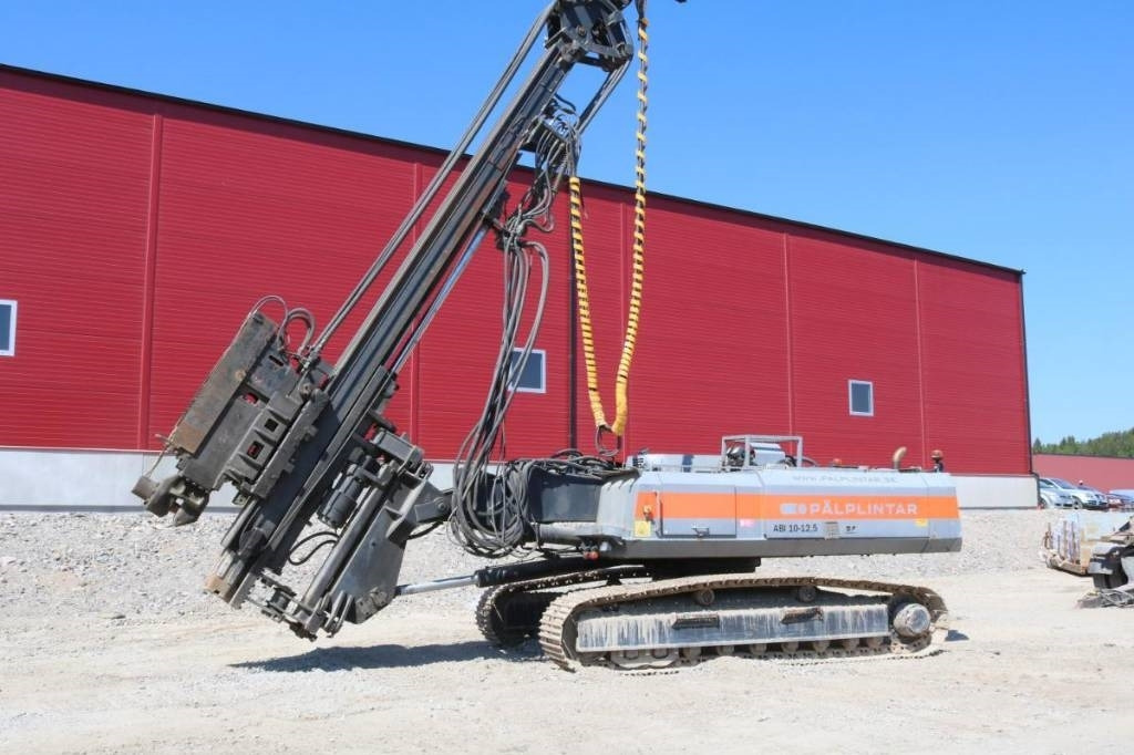Sennebogen 10-12,5 - אסדת קידוח: תמונה 1 Sennebogen 10-12,5 - אסדת קידוח: תמונה 1