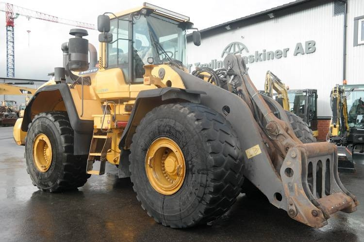 Volvo L220G - מעמיס גלגלים: תמונה 1 Volvo L220G - מעמיס גלגלים: תמונה 1