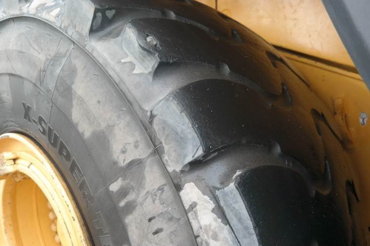 Volvo L220G - מעמיס גלגלים: תמונה 5 Volvo L220G - מעמיס גלגלים: תמונה 5