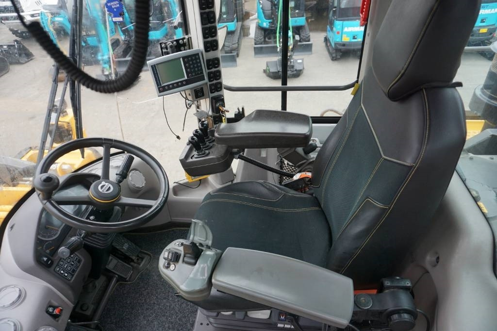 מעמיס גלגלים Volvo L250H *Uthyres*: תמונה 6
