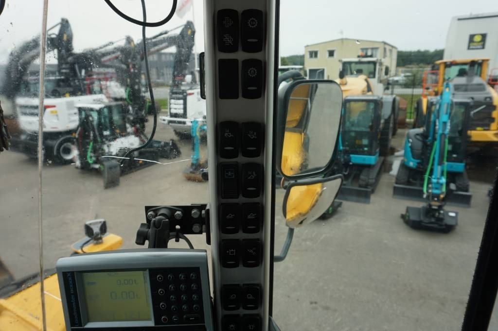 מעמיס גלגלים Volvo L250H *Uthyres*: תמונה 20