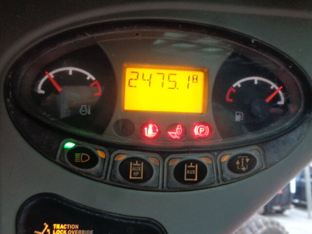 Bobcat S130 - מעמיס היגוי החלקה: תמונה 3 Bobcat S130 - מעמיס היגוי החלקה: תמונה 3