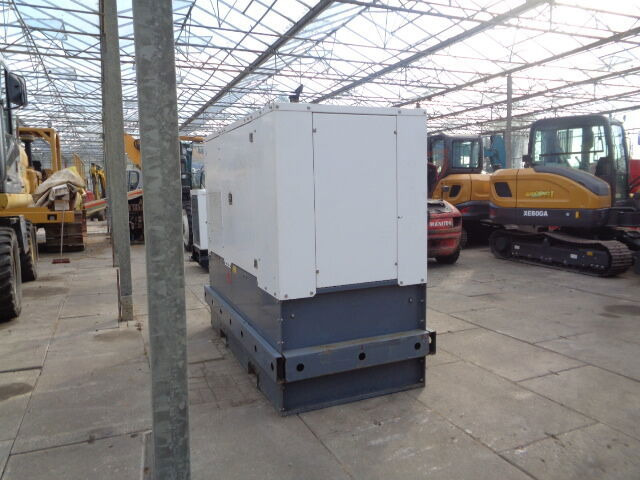 Diversen 60 KVA Aggreko 60 KVA - ערכת גנרטורים: תמונה 4 Diversen 60 KVA Aggreko 60 KVA - ערכת גנרטורים: תמונה 4