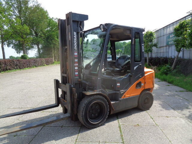 Doosan D35C-7 - מלגזה: תמונה 1 Doosan D35C-7 - מלגזה: תמונה 1