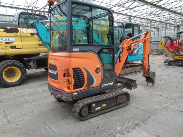 Doosan DX19 - מיני מחפר: תמונה 2 Doosan DX19 - מיני מחפר: תמונה 2