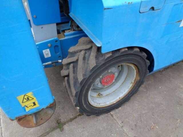 Genie GS2668 - מעלית מספריים: תמונה 4 Genie GS2668 - מעלית מספריים: תמונה 4