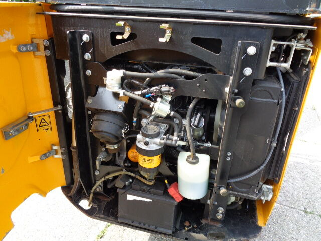 JCB 15C-1 - מיני מחפר: תמונה 2 JCB 15C-1 - מיני מחפר: תמונה 2