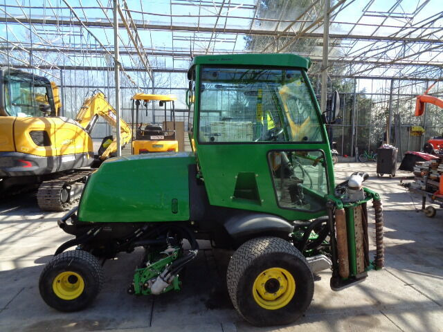 John Deere 3235C - מכסחת גינה: תמונה 4 John Deere 3235C - מכסחת גינה: תמונה 4