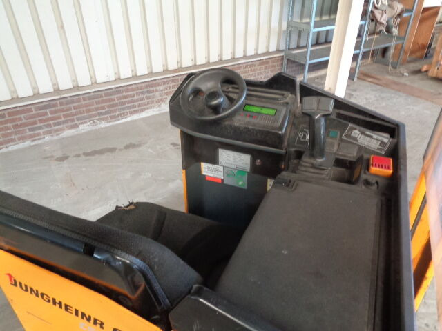 Jungheinrich ESC 216 - משאית הגעה: תמונה 5 Jungheinrich ESC 216 - משאית הגעה: תמונה 5